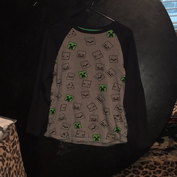 mojang Other - Mojang youth Minecraft long sleeve tee
